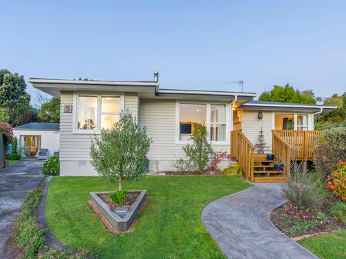 5 Brazier Grove, Paraparaumu