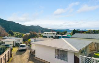 25 Moana View Road, Waikawa