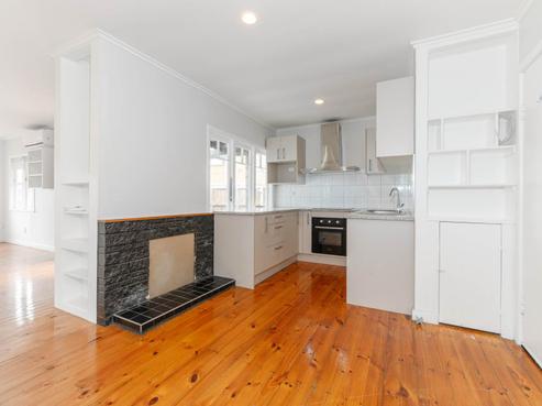 70 Hobsonville Road, West Harbour