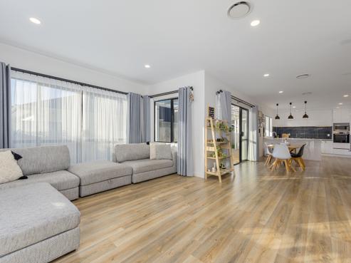 33 Johns Creek Crescent, Silverdale