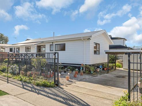 2/446 Massey Road, Mangere East