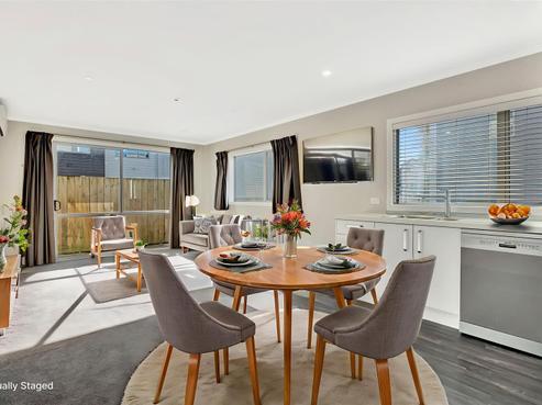 2/16 Hammond Street, Hamilton Central