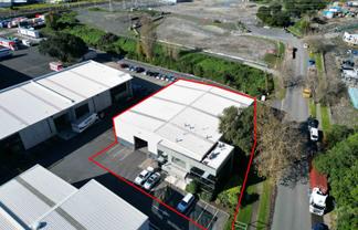 PENROSE HIGH STUD WAREHOUSE WITH YARD
