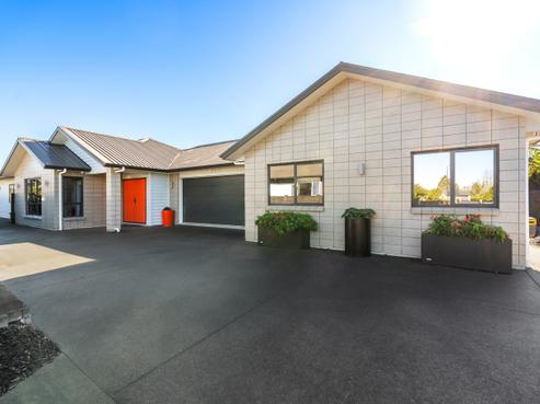 14 Leebank Crescent, Riverhead