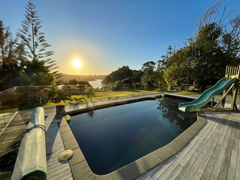 6 Matheson Road, Red Beach