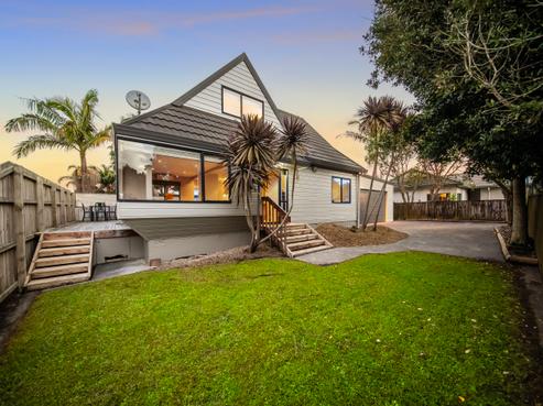 2/79 Frank Nobilo Drive, Golflands