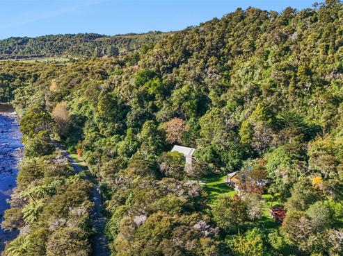 213 Parapara Valley Road, Parapara