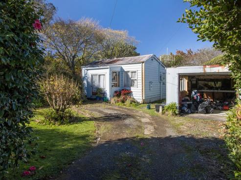 42 Adams Street, Waihi