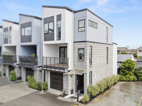 5 Houkura Way, Sandringham