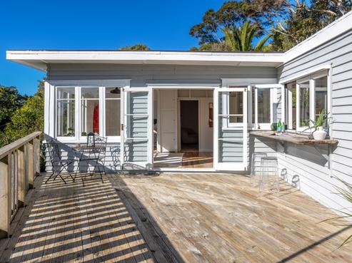 184 Ocean View Road, Oneroa