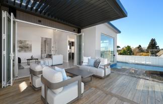138 Grace Road, Avenues