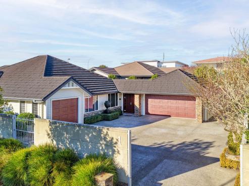 1 Featherstone Drive, Flagstaff