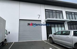 Versatile Industrial Warehouse