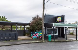 Food prep and retail premises - Owner wants Leased