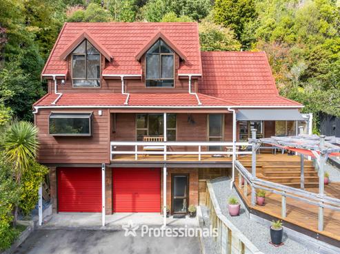8 Hobbit Lane, Pinehaven