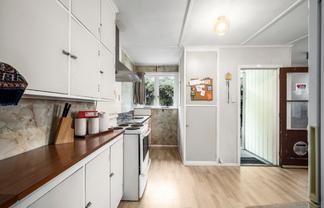154 Clayton Road, Mangakakahi