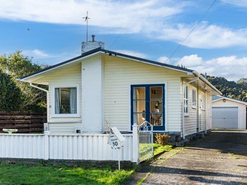 30 Karamu Crescent, Wainuiomata