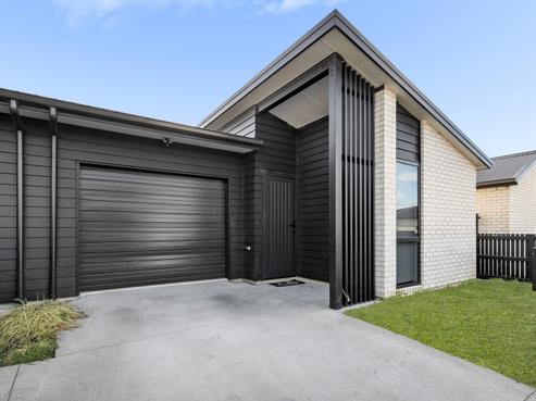 10 Papaka Lane, Poike
