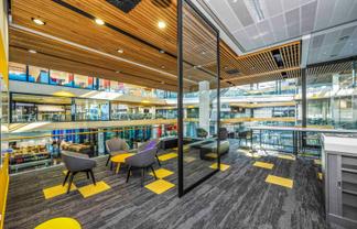 High quality fitted floors: 698sqm - 2,286sqm