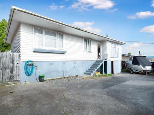 18 Sherwood Avenue, Te Atatu South