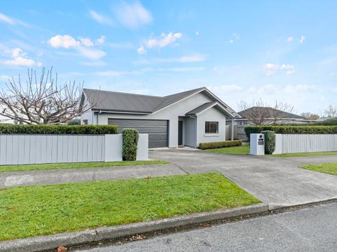 2 Pharazyn Street, Feilding