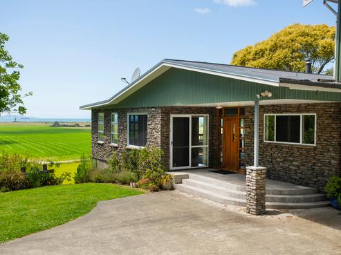 111 Pakowhai Road, Muriwai