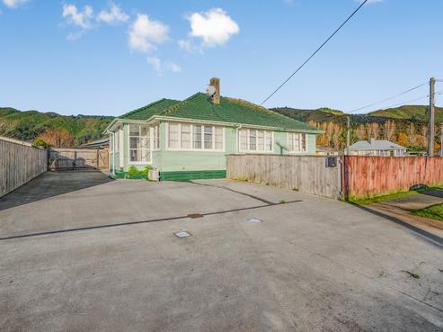 18 Mayo Grove, Naenae