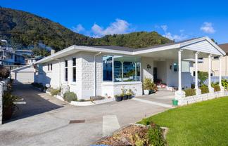 42 Waikawa Road, Picton