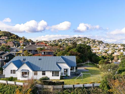 69 Thatcher Crescent, Crofton Downs