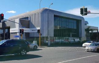 High Profile Showroom with Carparking