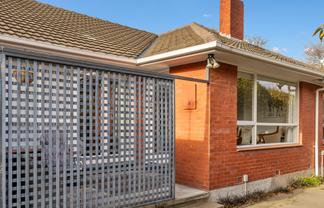 2/36 Office Road, Merivale