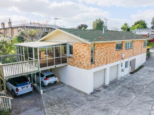 115 Howell Avenue, Riverlea