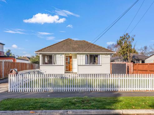 24 Orontes Street, Shirley