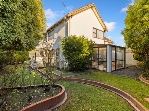 2/18 Pelorus Place, Harewood