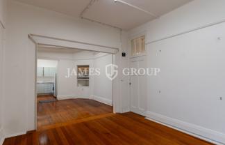 VERSATILE GROUND FLOOR SPACE WITH WOODEN FLOORS