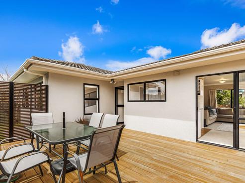 2 Laura Street, Kelston