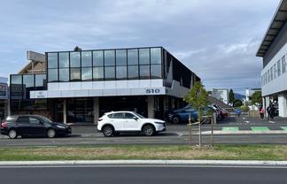 Prominent Cameron Road Office