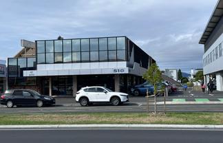 Prominent Cameron Road Office