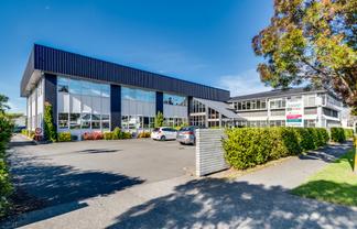 Newly Refurbished, Centrally Located