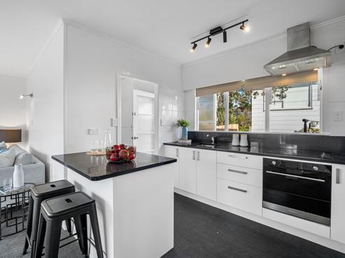2/6 Tallington Crescent, Torbay