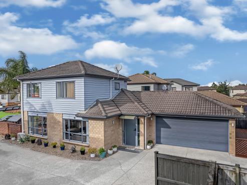 9 Riverglade Parkway, Te Atatu South