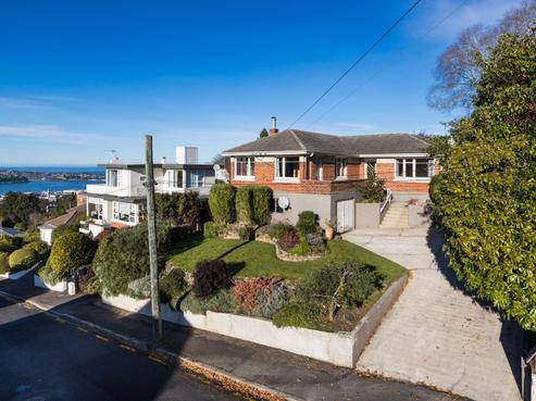 11 Merlin Street, Roslyn