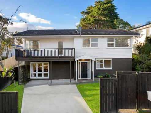 11 Stott Avenue, Birkdale