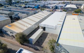ROSEBANK WAREHOUSE + FRONT PARKING + REAR YARD
