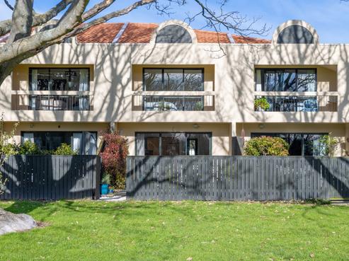 2/17 Devon Street, Sydenham