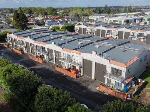 24/3 Tironui Station Road West, Takanini