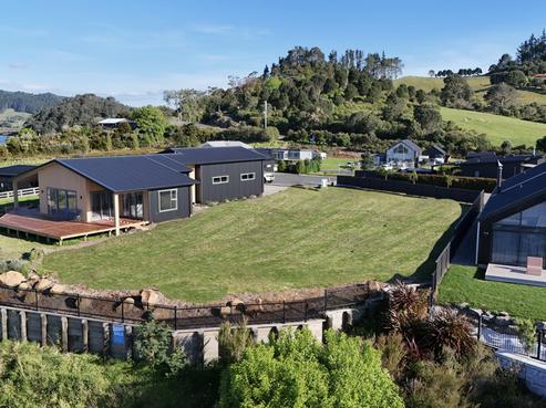7 Joyce Harsant Place, Cooks Beach