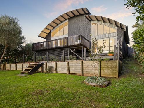24B George Crescent, Buckland
