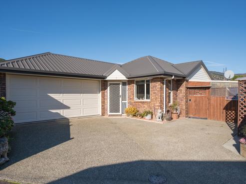 5 Sorrento Way, The Wood