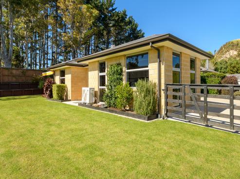294 Ballintoy Park Drive, Welcome Bay
